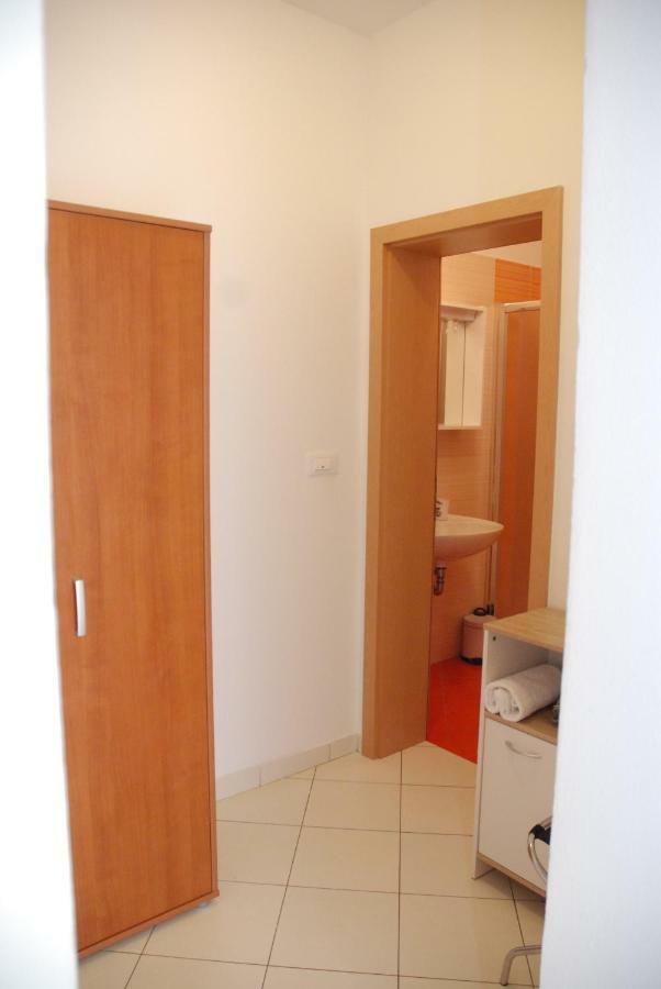 Apartmani Radin Rosini Ngoại thất bức ảnh