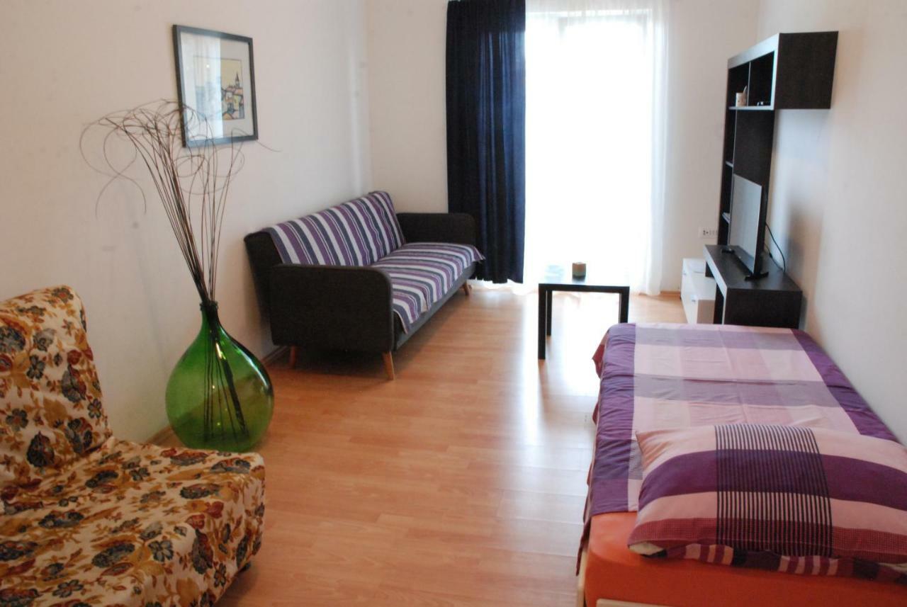 Apartmani Radin Rosini Ngoại thất bức ảnh