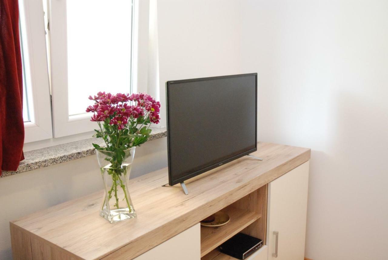 Apartmani Radin Rosini Ngoại thất bức ảnh